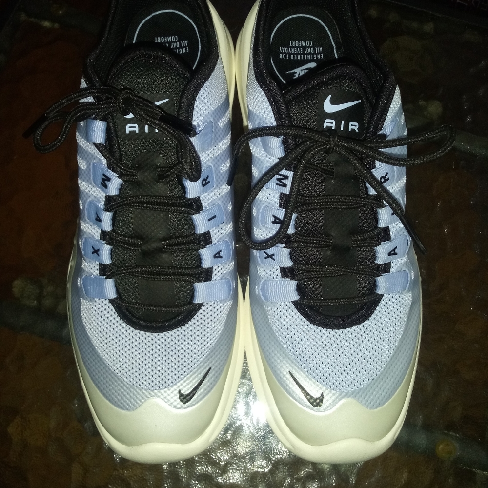 Nike air max axis